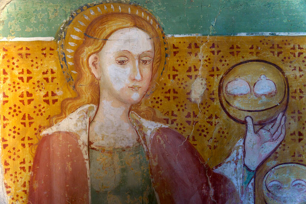 パヴィア州オルトレポ・パヴェセのサン・アルベルト・ディ・ブティオ修道院(エレモ) 、ロンバルディア州、イタリア、中世の宗教建築物。絵画と教会のインテリア:サンタルチア - 写真・画像