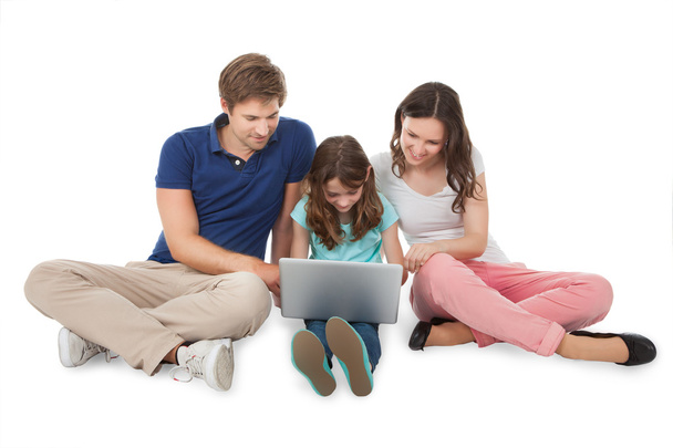 Family Sitting With Laptop - Fotoğraf, Görsel