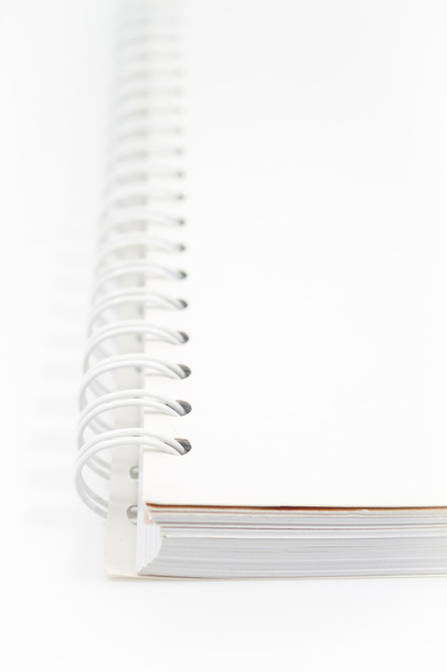 spirála bílý notebook izolovaných na bílém pozadí - Fotografie, Obrázek