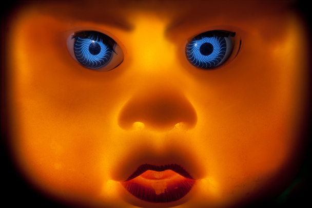 Visage de la poupée effrayante
  - Photo, image