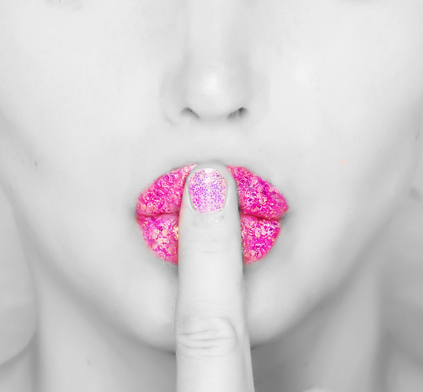 Finger on lips - Fotoğraf, Görsel