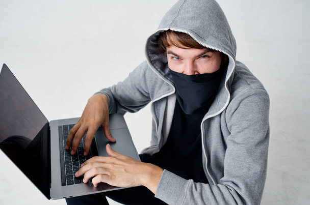 hacker stealth técnica roubo segurança hooligan isolado fundo - Foto, Imagem