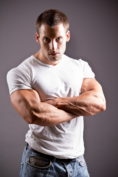 Hombre muscular
 - Foto, Imagen