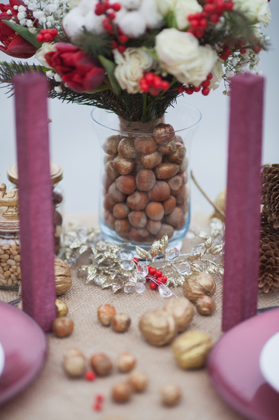 Weihnachtsdekoration, Hochzeitstisch im Park - Foto, Bild