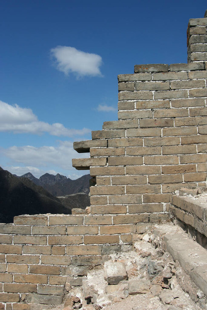 de Grote Muur - De gebroken Grote Muur - Stenen bakstenen muur - Foto, afbeelding