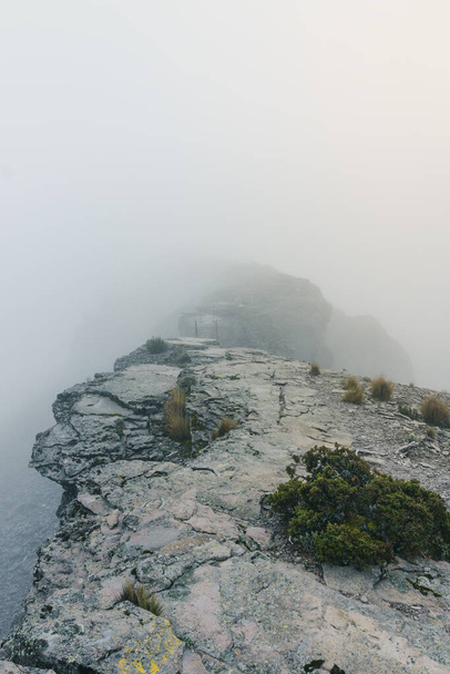 cofre de perote βουνοκορφή στην ομίχλη - Φωτογραφία, εικόνα