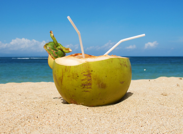 Coconut cocktail - Foto, Imagen