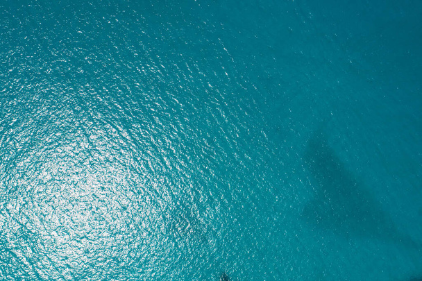 Vista aérea de la superficie del mar textura naturaleza fondo. - Foto, Imagen