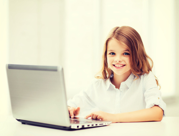 girl with laptop pc at school - Zdjęcie, obraz
