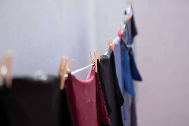 The clothes hanging to dry - Foto, immagini