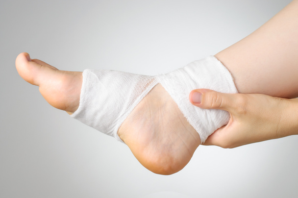 rannych stóp z bandażem - Zdjęcie, obraz