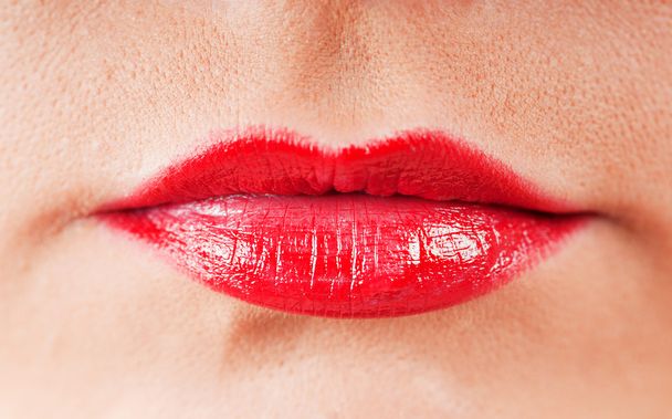 Close up van rode lippen - Foto, afbeelding