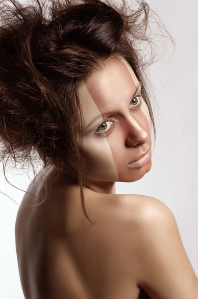 γυναίκα με τέλειο μακιγιάζ και χτένισμα - Φωτογραφία, εικόνα