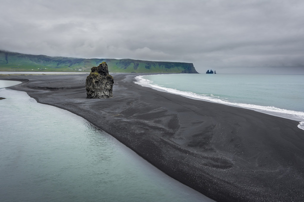 Praia de Reynisfjara, Islândia
  - Foto, Imagem