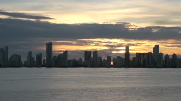 Cartagena pilvenpiirtäjät
 - Materiaali, video