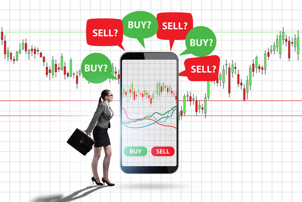 Online trading concept with businesswoman - Photo, Image
