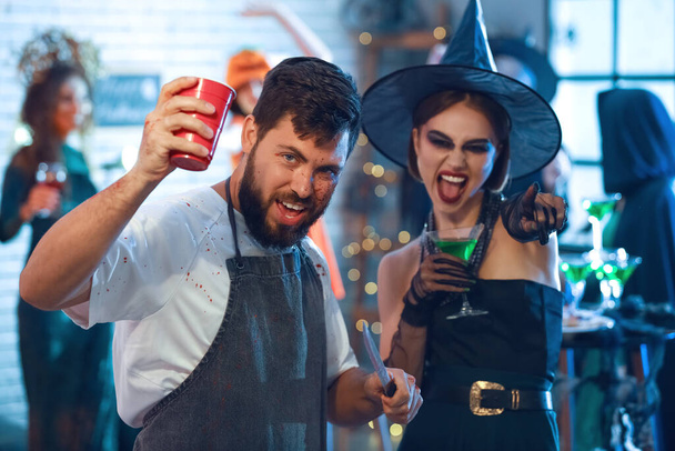 Les gens s'amusent à Halloween - Photo, image