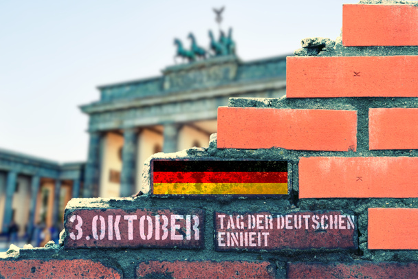 стіна в Берліні і звернення до Дня німецької єдності 3 жовтня - Фото, зображення