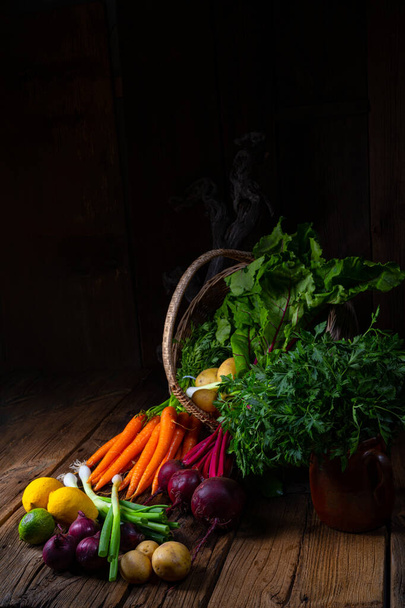 Basket with different vegetables: beetroot and carrot - Fotografie, Obrázek