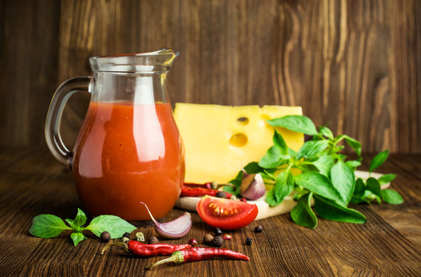 tomato juice , cheese , basil and spices - Fotoğraf, Görsel