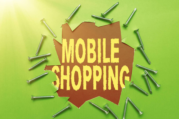 Tekenen weergeven Mobile Shopping. Zakelijke aanpak Aankoop en verkoop van goederen en diensten via mobiele Workshop Verbetering Ideeën Productiviteit Inspiraties En Oplossingen - Foto, afbeelding