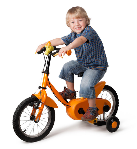Portrait d'un garçon mignon à vélo - Photo, image