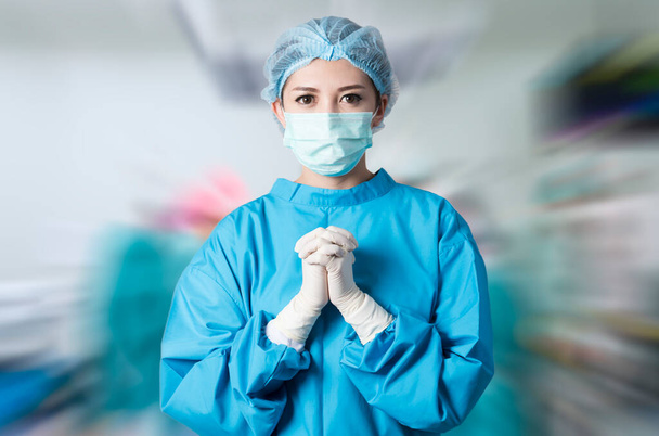 la jeune chirurgienne asiatique - Photo, image