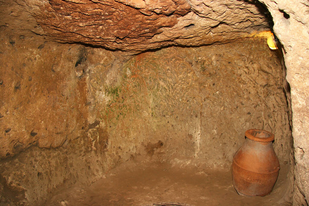 Storiche città sotterranee abbandonate di epoca bizantina in Cappadocia tacchino, salotti, chiese, corridoi, magazzini e altro ancora - Foto, immagini
