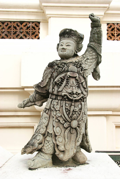 Тайська архітектура зі скульптурами - Фото, зображення