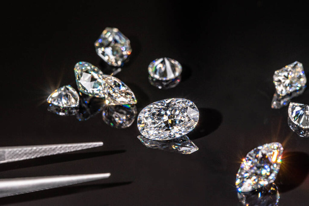 close-up de diamantes sobre fundo preto - Foto, Imagem