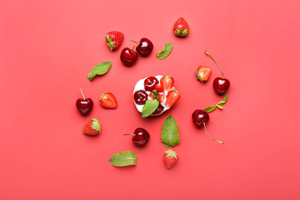Composition with tasty berry tart on color background - Photo, Image