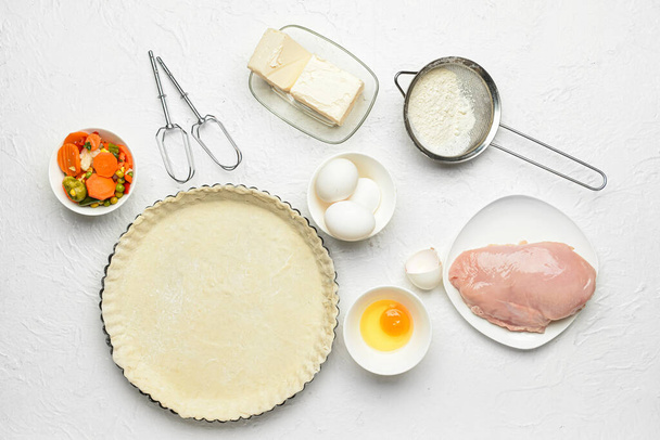 Ingredientes para preparar tarta de maceta sobre fondo claro - Foto, Imagen