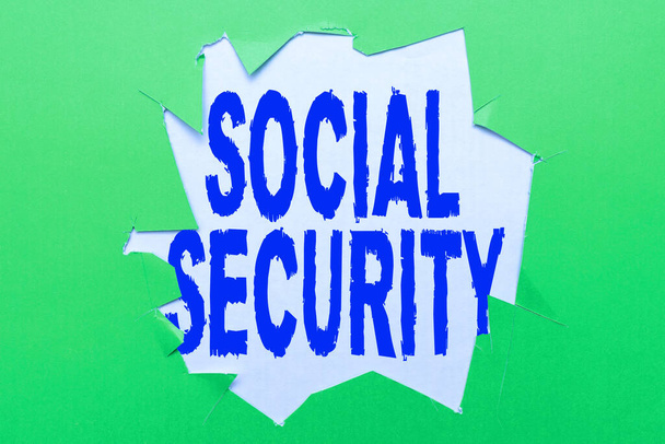 Käsiala teksti Social Security. Käsitteellä tarkoitetaan tukea valtiolta, joka osoittaa riittämättömiä tai olemattomia tuloja Uusien ajatusten muodostaminen paljastaa tuoreita ideoita muutosten hyväksyminen - Valokuva, kuva
