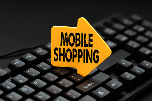 Znak tekstowy pokazujący Mobile Shopping. Pomysł na biznes Kupno i sprzedaż towarów i usług za pośrednictwem telefonu komórkowego Kopiowanie starych pomysłów i tworzenie nowych, Przekazywanie pisemnych uwag - Zdjęcie, obraz