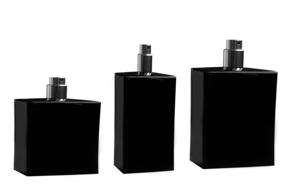 Frasco de perfume negro aislado sobre fondo blanco - Foto, imagen