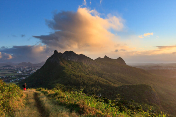 Turistika a horolezectví na Mauriciu: Le Pouce - Fotografie, Obrázek