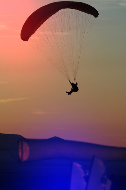 Paraglider in lucht - Foto, afbeelding