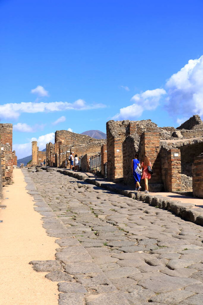 16. Juli 2021 - Pompeji, Neapel, Italien: Die berühmte antike Stätte Pompeji in der Nähe von Neapel, Italien - Foto, Bild
