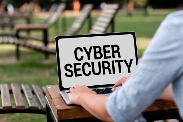 Kézírás szöveg Cyber Security. Üzleti koncepció A számítógépes rendszer védelme a jogosulatlan hozzáférés ellen Online munkahelyek és távkapcsolattartás - Fotó, kép