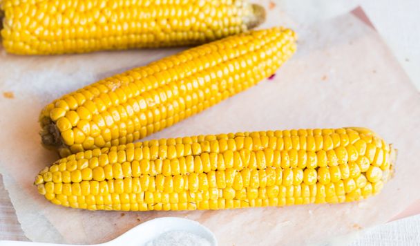 boiled corn on the cob with salt - Photo, image