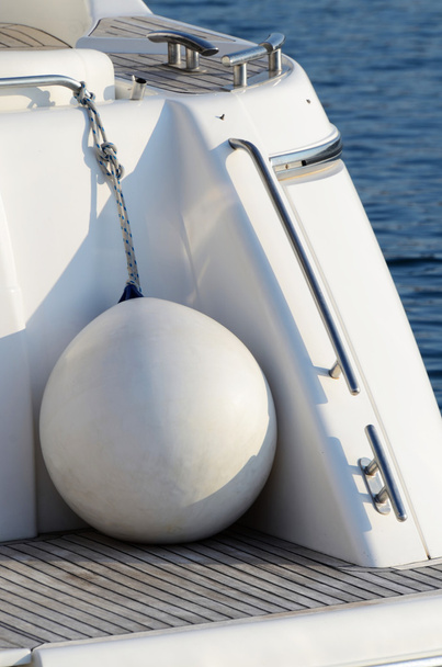 Garde-boue rond blanc pour bateau à moteur
 - Photo, image