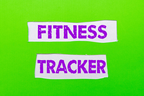 Tekst pisma Fitness Tracker. Internet Concept urządzenie, które rejestruje osoby codziennej aktywności fizycznej Formowanie nowych myśli Odkrywanie świeżych pomysłów Akceptowanie zmian - Zdjęcie, obraz