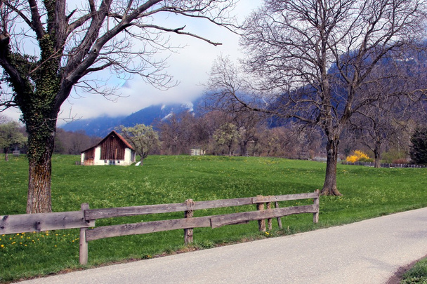 Szwajcarskiej górskiej wsi - Zdjęcie, obraz