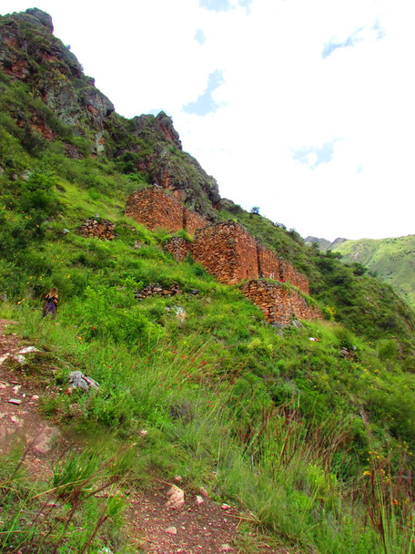 Urubamba, natureza e ruínas no Vale Sagrado, Peru. Fotografia de viagem - Foto, Imagem