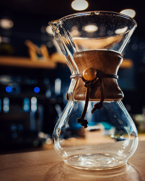Drop brewing- filter-coffee - Brews rich and aromatic coffee - Φωτογραφία, εικόνα