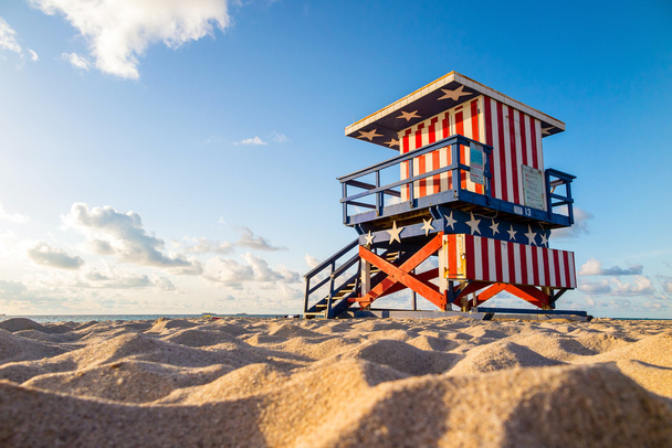 Wieża ratownik w south beach, miami beach, florida - Zdjęcie, obraz