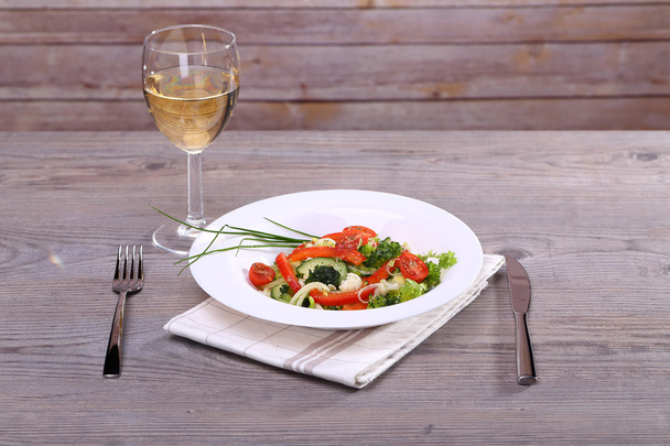 Vegetable salad and wine - Photo, image