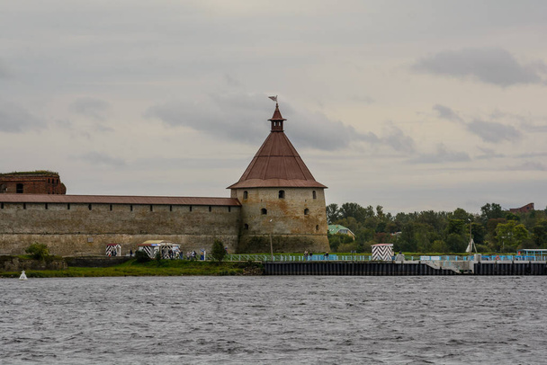 Torre Golovin, século XVI. Fortaleza de Oreshek. Fortaleza de Shlisselburg perto de São Petersburgo, Rússia. Fundada em 1323. - Foto, Imagem