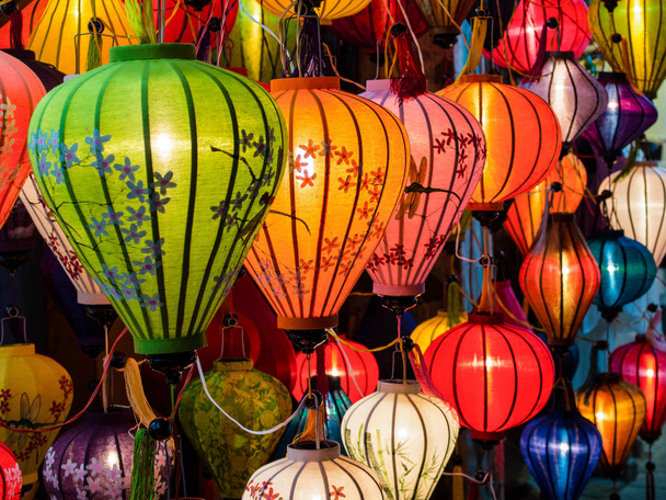 Lámparas tradicionales en Hoi An, Vietnam
 - Foto, imagen