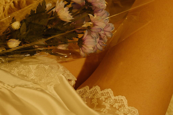 beautiful wedding dress with flowers - Zdjęcie, obraz